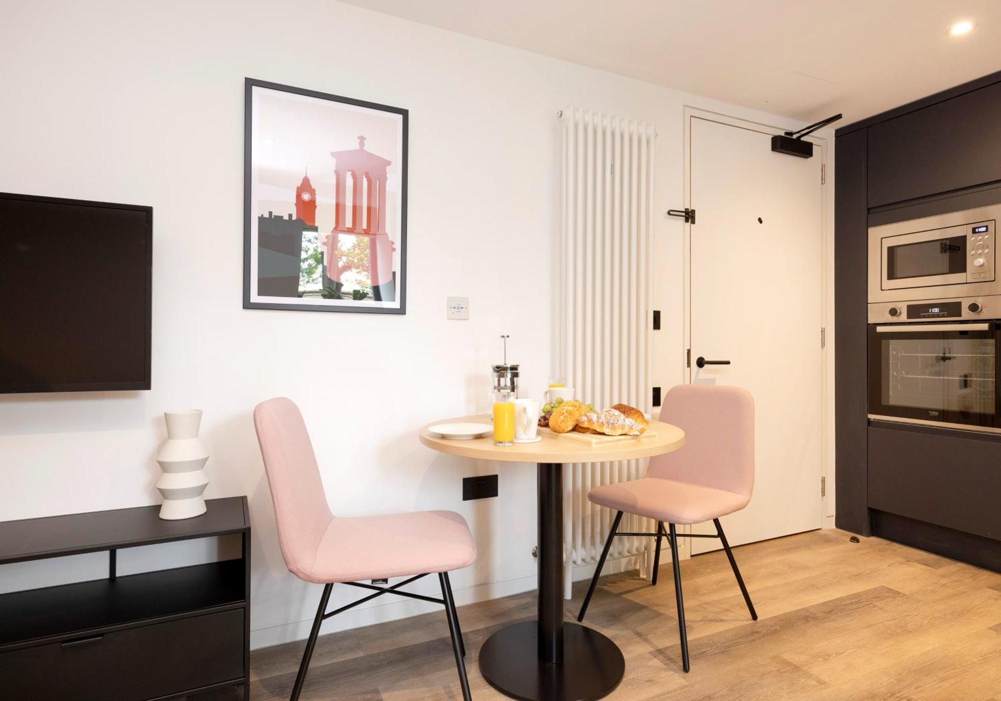 Charming Studios Near Holyrood Park & Calton Hill EDI Kamer foto